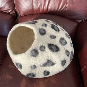 Wool Cave Cat Bed